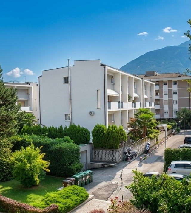 Bolzano Gries: Luminoso quadrilocale con magnifica vista aperta sui vigneti